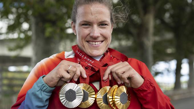 Catherine Debrunners Liebe zu Paris glänzt golden