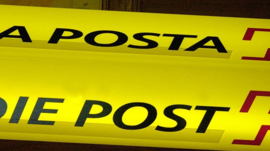 Lichterlöschen bei grossen Post-Leuchtreklamen: Die Post schaltet ab September die grössten Postreklamen früher ab - aber nicht aus Energiespargründen, sondern um etwas gegen den «unnötig hellen Nachthimmel» zu tun. (Archivbild)