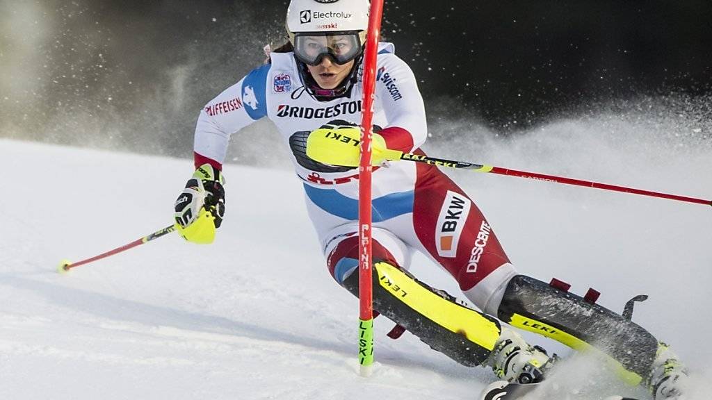 Wendy Holdener zeigte beim Weltcup-Slalom in Are zwei starke Fahrten
