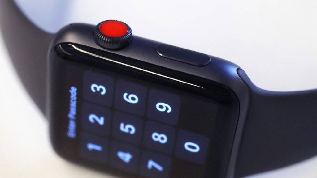 Apple musste Berichte bestätigen, wonach sich die Apple Watch unaufgefordert mit unbekannten WiFi-Hotspots ohne Internetzugang verbinde.