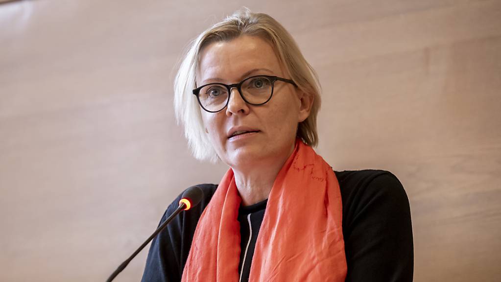 Finanzdirektorin Astrid Bärtschi verkündet einen Ertragsüberschuss von 358 Millionen Franken für die Jahresrechnung 2022. (Archivbild)