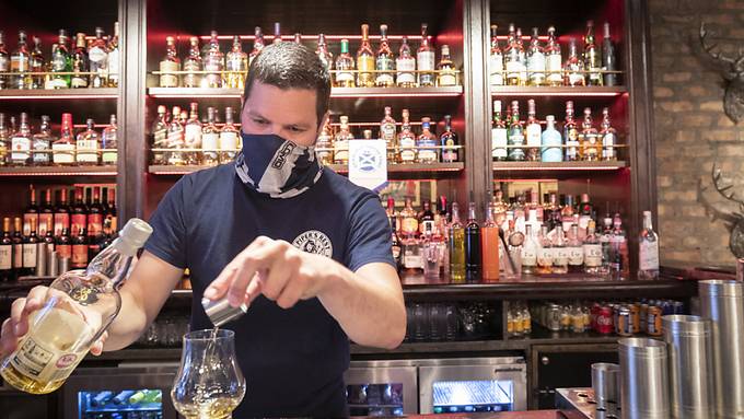 Pubs und Restaurants öffnen in Schottland und Wales