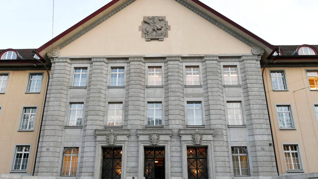 Ein Lehrer hat sich am Donnerstag wegen sexueller Handlungen mit Kindern vor dem Bezirksgericht Zürich verantworten müssen. (Archivbild)