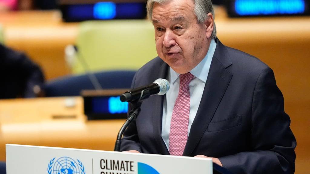 UN-Generalsekretär António Guterres leitet einen Klimagipfel im UN-Hauptquartier. Foto: Yuki Iwamura/AP/dpa