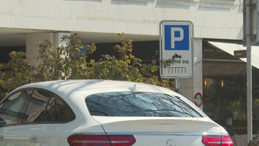 Bussenflut am Schibenertor: Neues Parkregime sorgt für Verwirrung