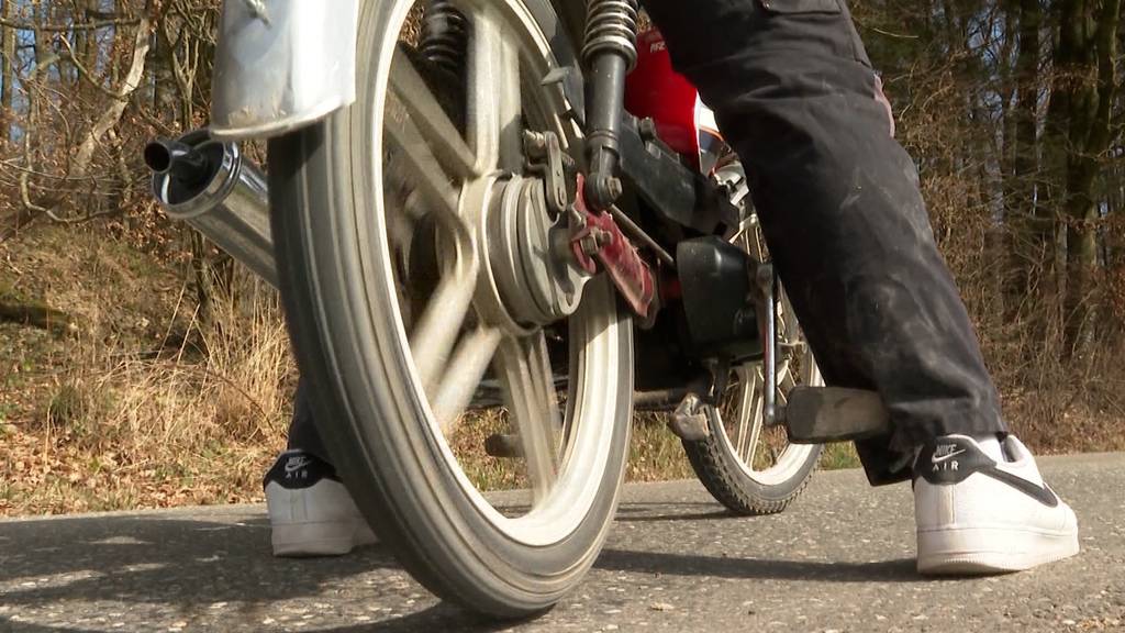 Töffli-Fahrer verunfallt – Verdacht auf Alkoholkonsum
