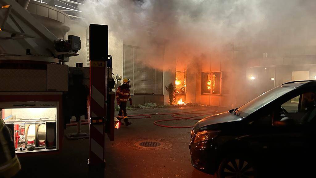 Am Freitagmorgen brach in einer Stickerei in Diepoldsau ein Feuer aus.