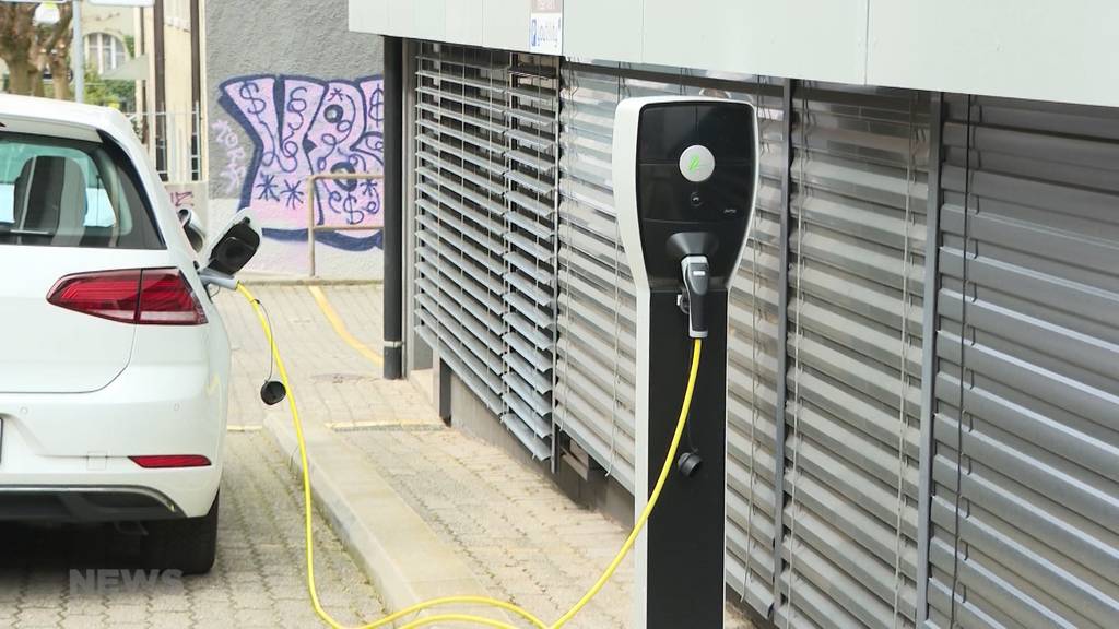 Startschwierigkeiten bei E-Mobilität: In Bern mangelt es an Ladestationen für Elektroautos