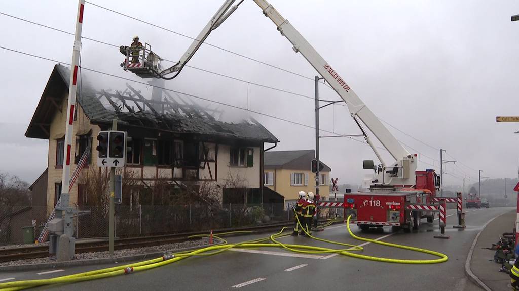 Brand in Mörigen (BE): Haus komplett zerstört - Bewohnerin verletzt