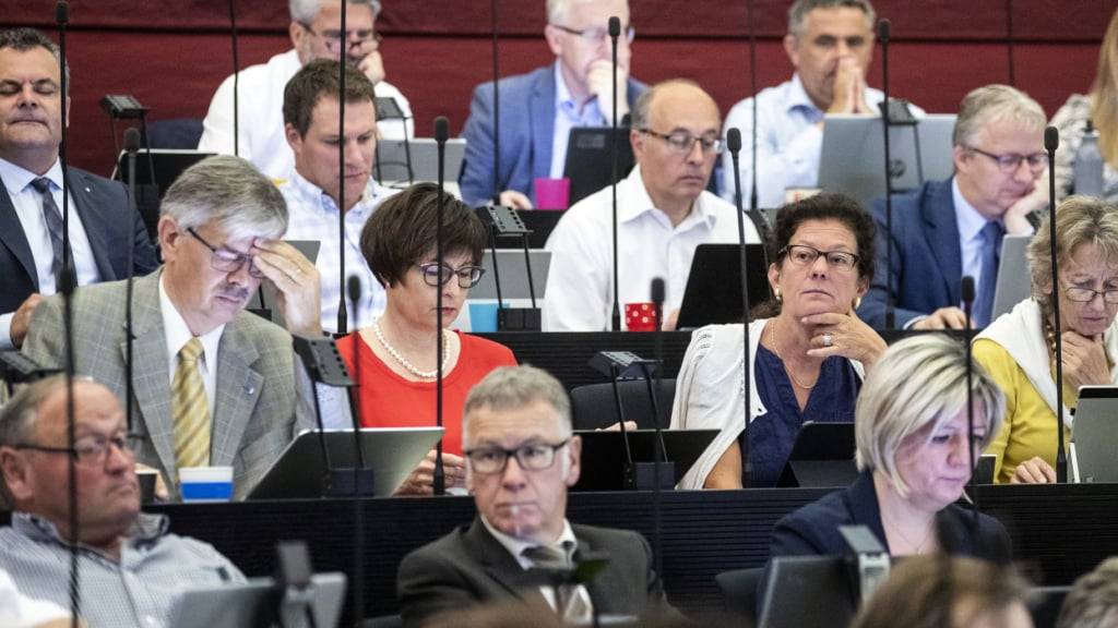 Wer im Luzerner Kantonsrat politisiert, kann aufgrund der Unvereinbarkeitsregeln nicht gleichzeitig in Departementssekretariaten arbeiten. (Archivbild)