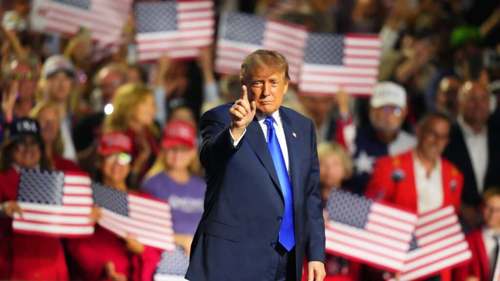 Trump attackiert Demokraten – und winkt mit Wahlbelohnung