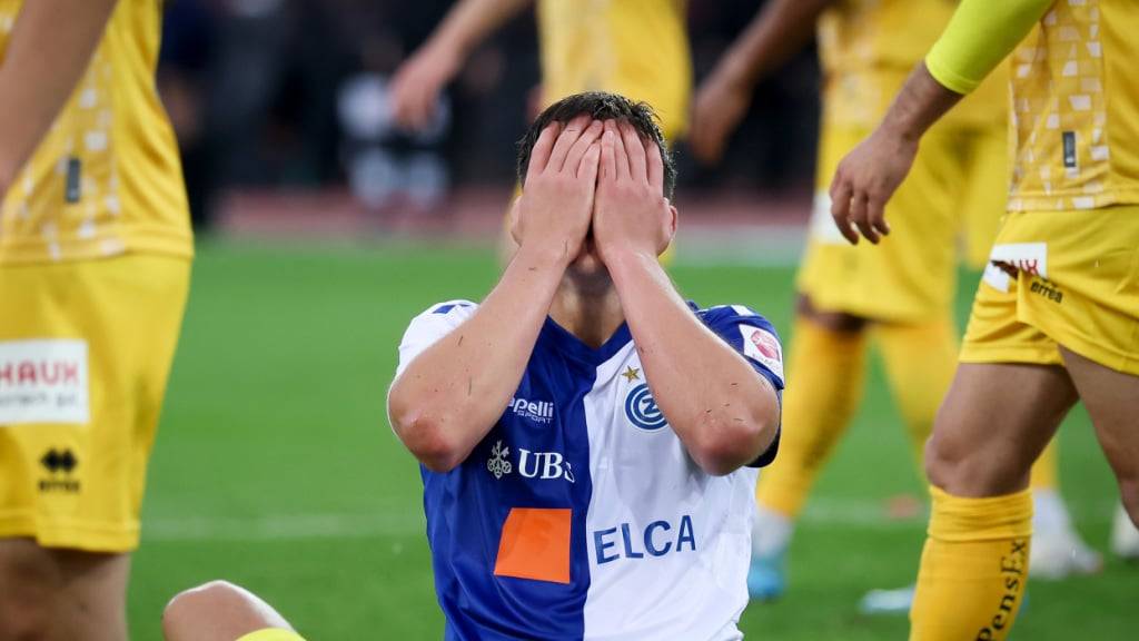 Nikolas Muci und die Grasshoppers ärgern sich