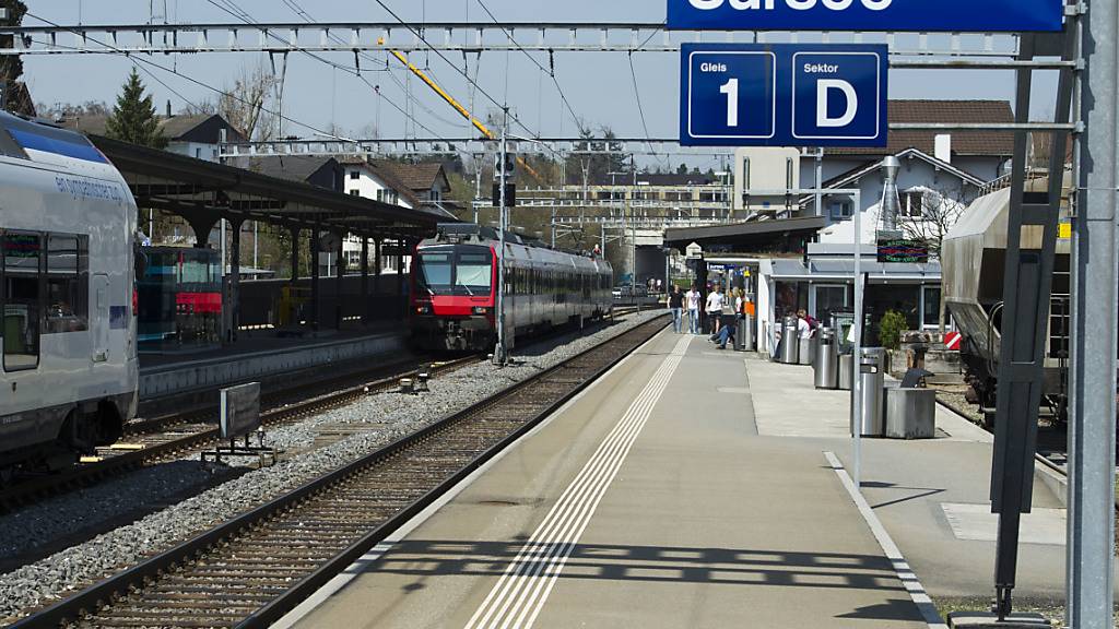 Wegen Lokführermangels reduzieren die SBB das Angebot auf der Linie zwischen Sursee und Olten. (Archivbild)