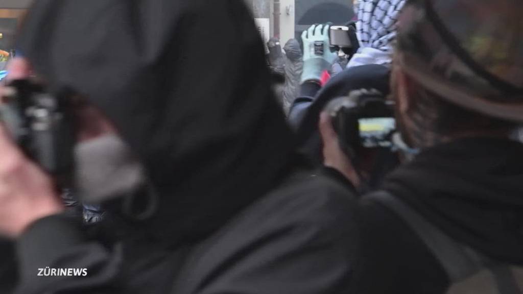 Hauptsache demonstrieren: Klimaschützer mischen sich in Pro-Palästinademo in Bern