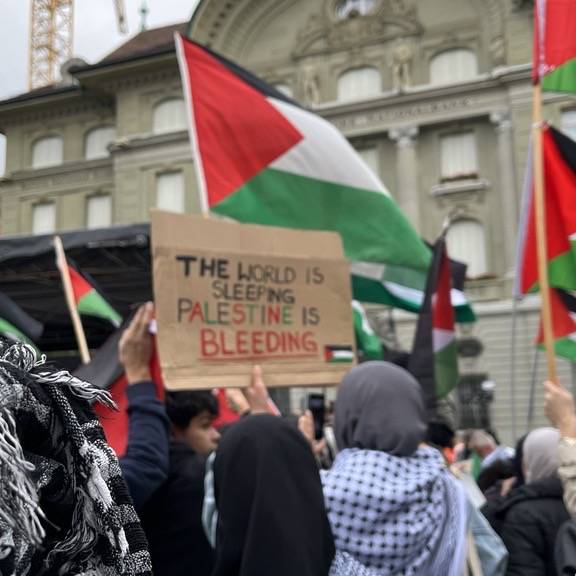 «Weil ich weiss, was Krieg bedeutet»: Pro-Palästina-Demo in Bern