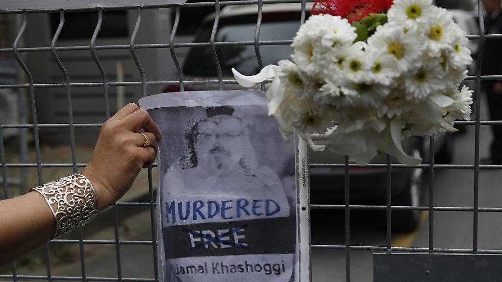 Als Reaktion auf die Tötung des Journalisten Jamal Khashoggi haben die USA und Grossbritannien erste Sanktionen gegen Saudi-Arabien verhängt.