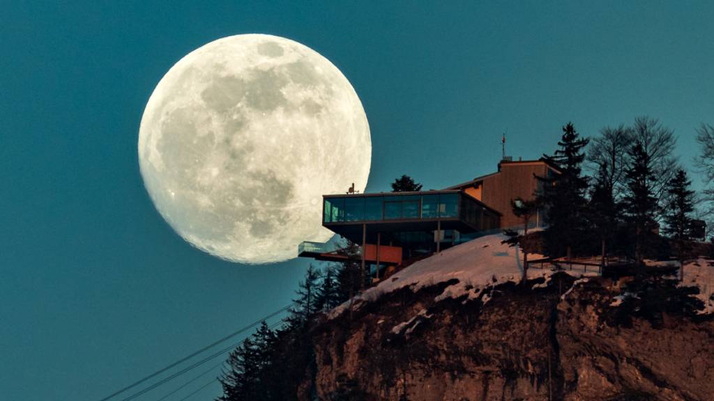 Die Seilbahn auf den Dornbirner Hausberg Karren nimmt am Freitag ihren Betrieb wieder auf. (Archivbild)