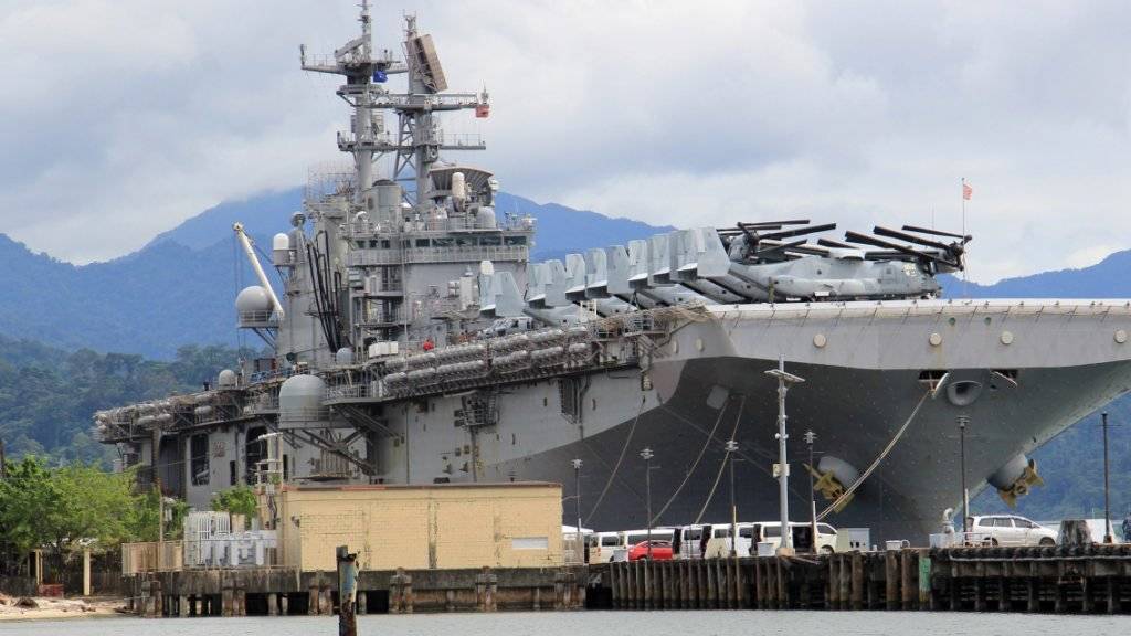 Ein US-Kriegsschiff in einem philippinischen Hafen. Die Philippinen wollen künftig keine militärische Hilfe aus den USA mehr.