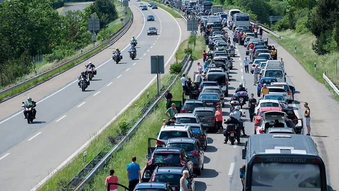 Auch dieses Jahr brauchte es vor dem Gotthard-Tunnel viel Geduld