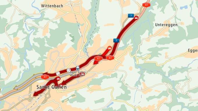 A1: Auffahrunfall mit fünf Autos