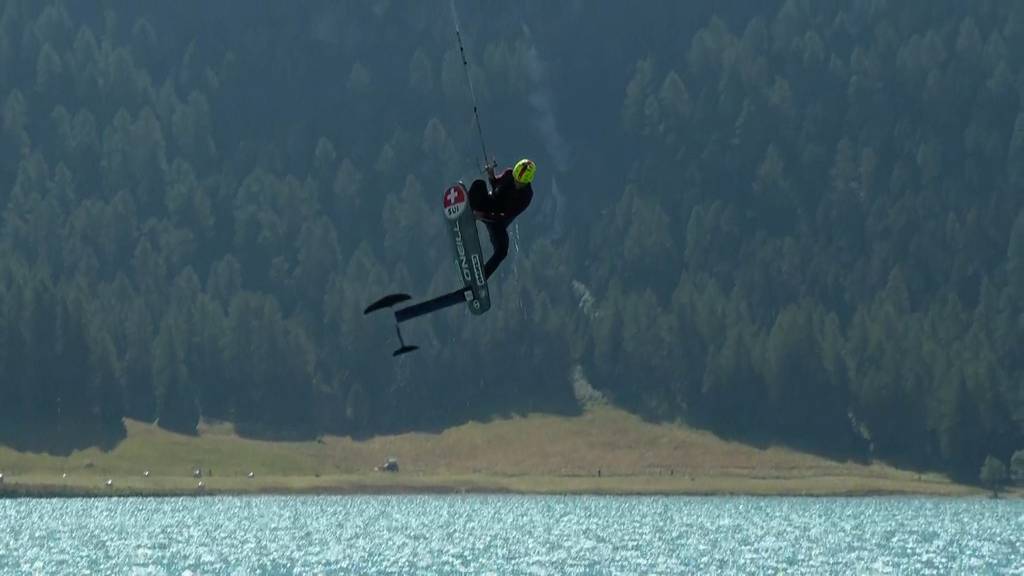 14-jähriger Zürcher Kitefoil-Weltmeister beim Training im Engadin