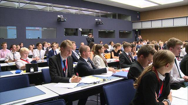 Flüchtlings-Krise auch im Jugendparlament Hauptthema