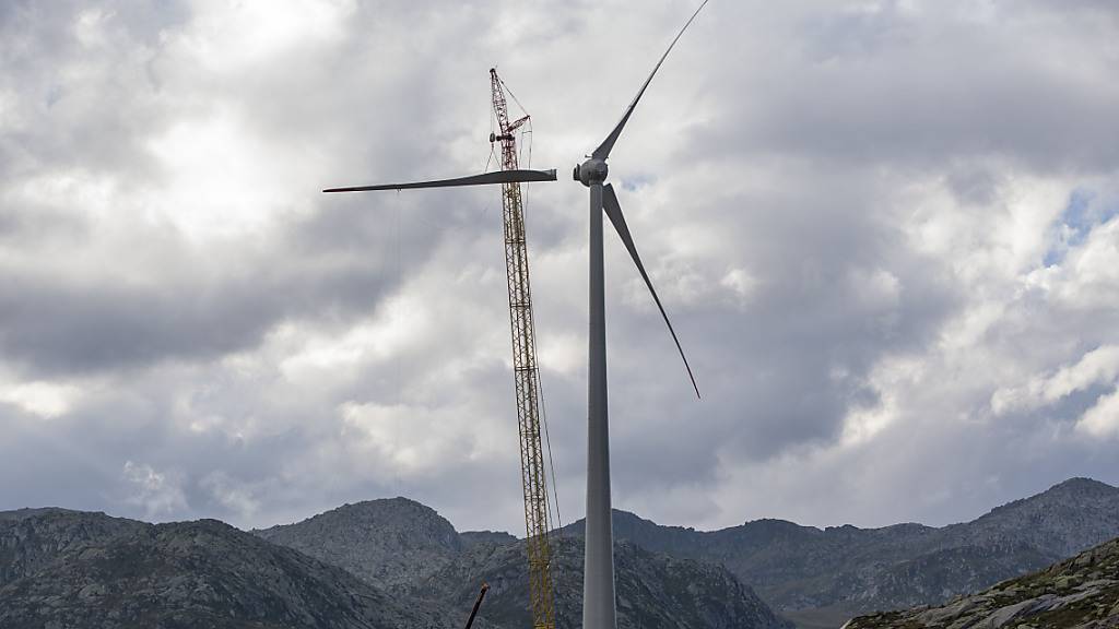 Die St. Galler Regierung will keine zusätzlichen Hürden für die geplanten Windkraftanlagen im Kanton. (Symbolbild)