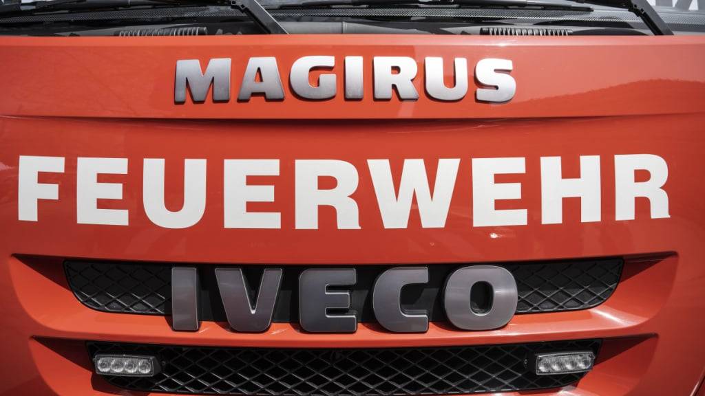 Die Feuerwehr musste am frühen Mittwochmorgen wegen eines Brands in Gossau ausrücken. (Symbolbild)