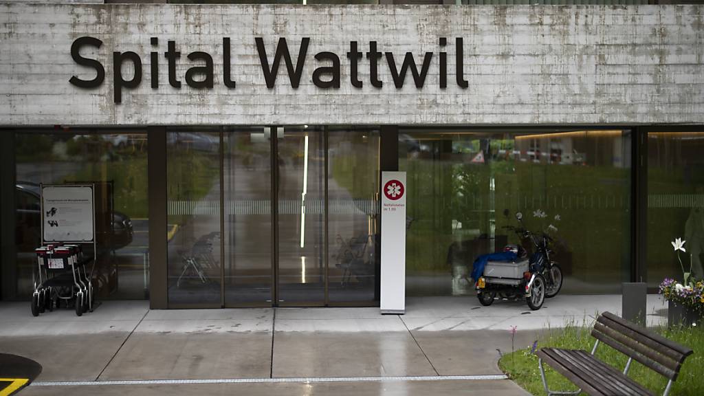 Dürfte die Gemeinde Wattwil das Spitalgebäude zurückkaufen? Zu dieser Frage gibt es unterschiedliche Ansichten zwischen Regierung und Gemeinde. (Archivbild)