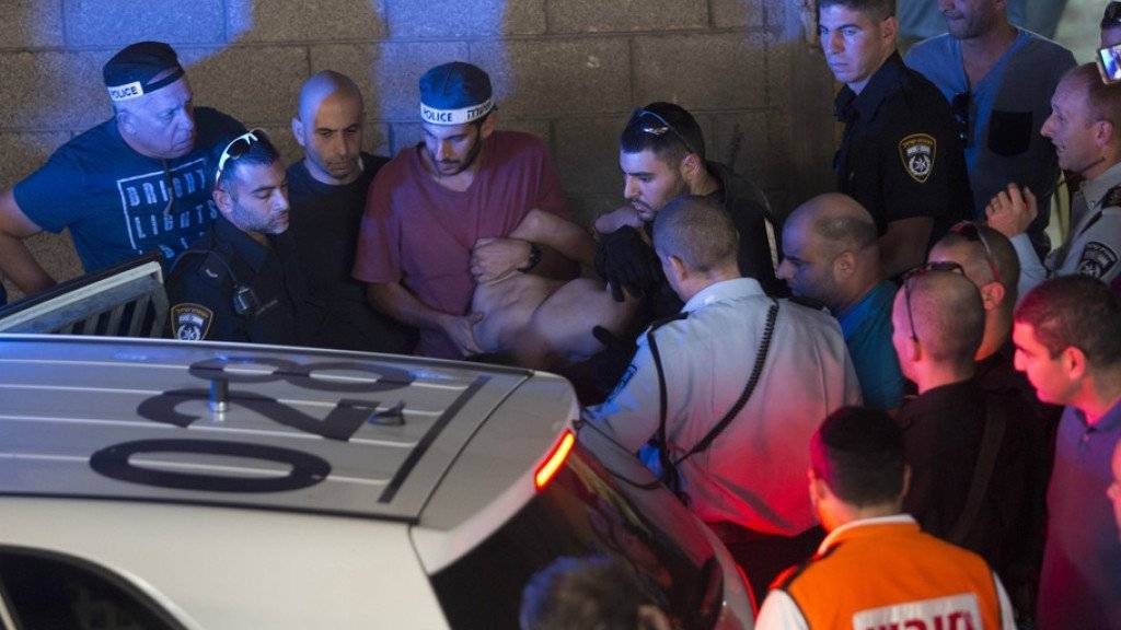 Die Verhaftung des palästinensischen Täters am Donnerstag in Tel Aviv.