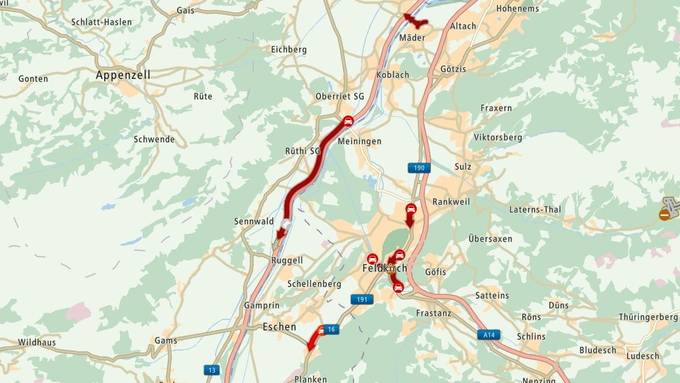 Stau nach Unfall auf der A13