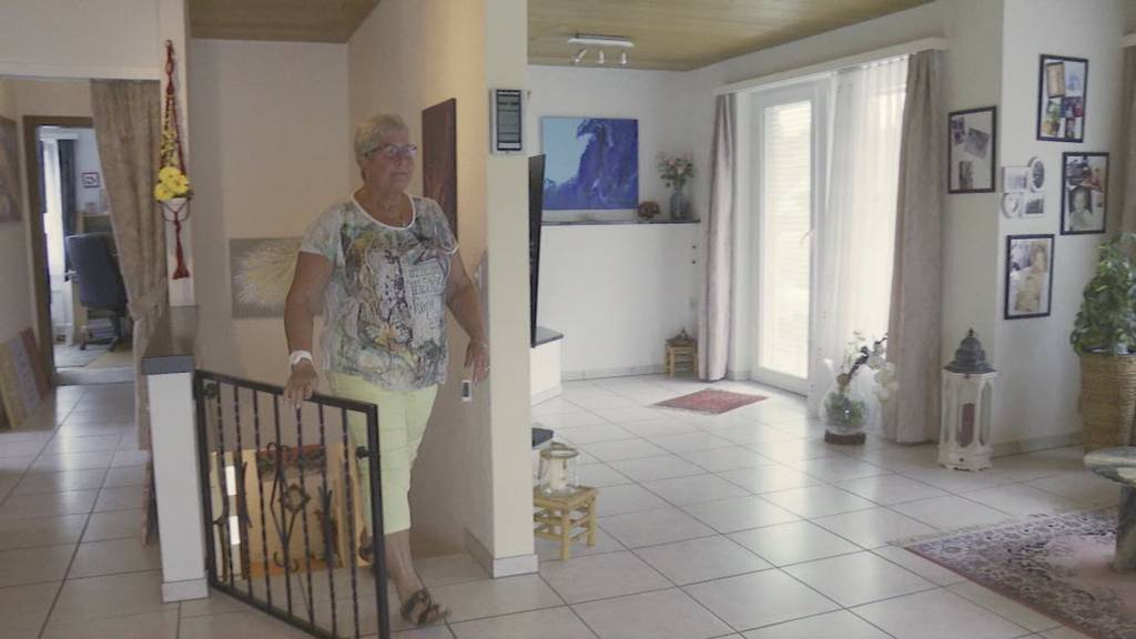 Yvonnes Zuhause ist voll mit selbst gemalten Bildern