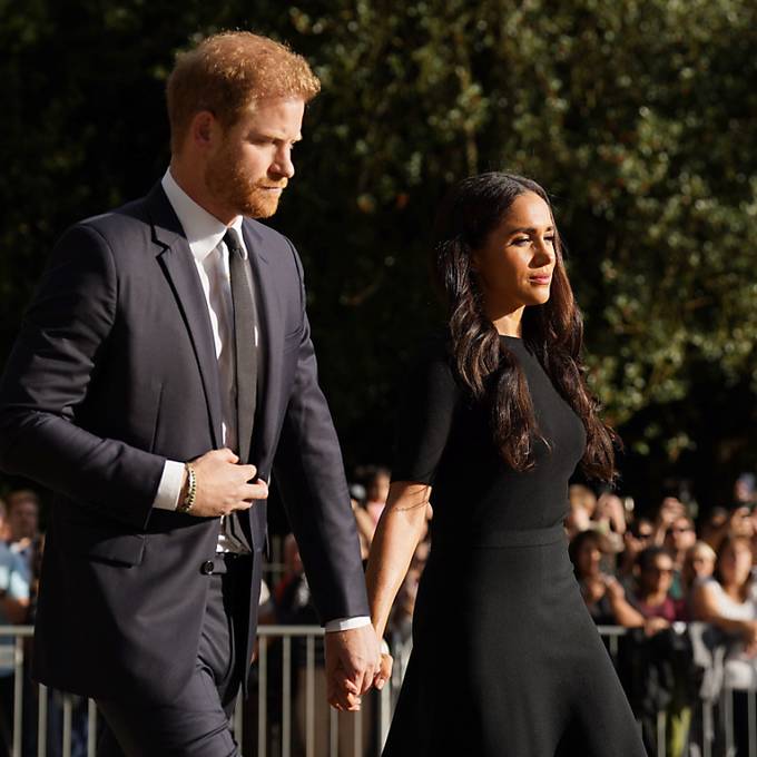 Harry und Meghan wollen Krisentreffen mit britischen Royals