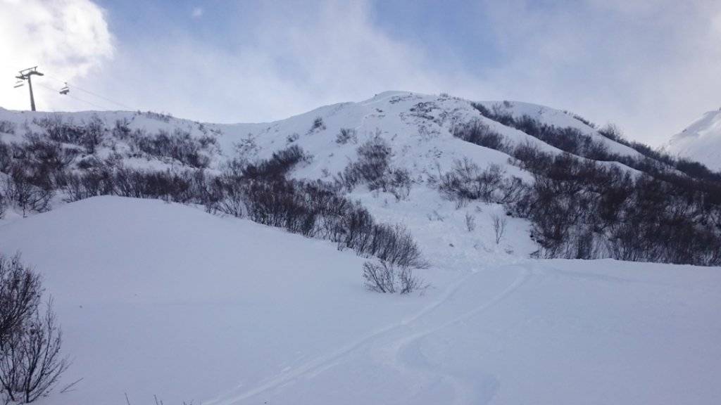 Abseits der Pisten im Val da Giuv löste der Skifahrer das Schneebrett aus.