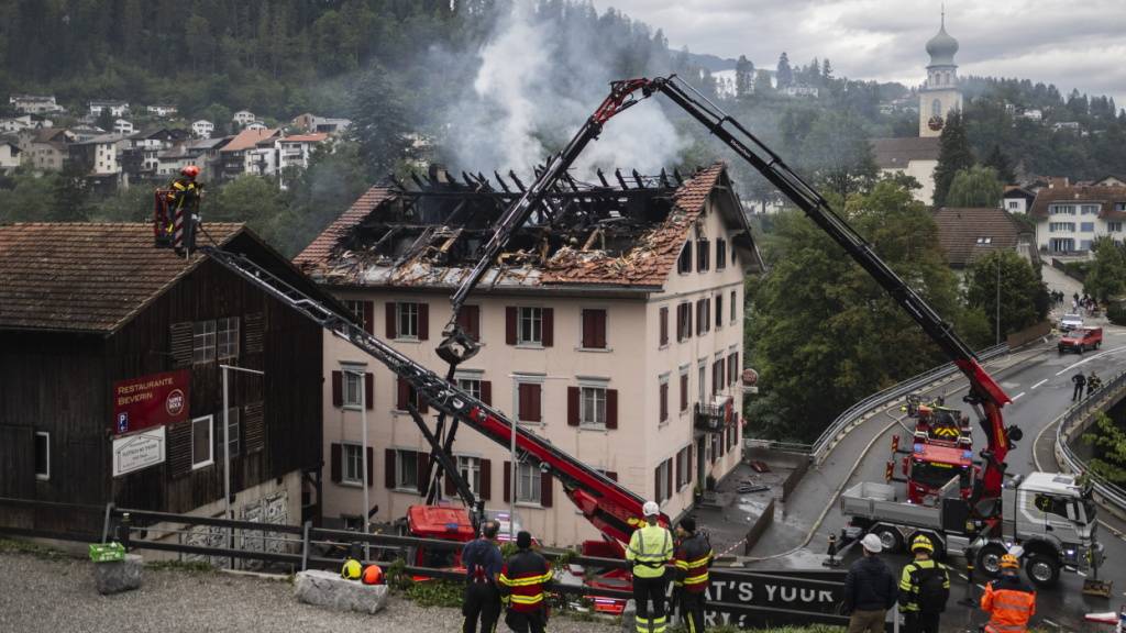 Nach dem Brand in Thusis GR sind die beiden zuletzt noch vermissten Personen ebenfalls tot aufgefunden worden, wie die Kantonspolizei Graubünden am Sonntag mitteilte.