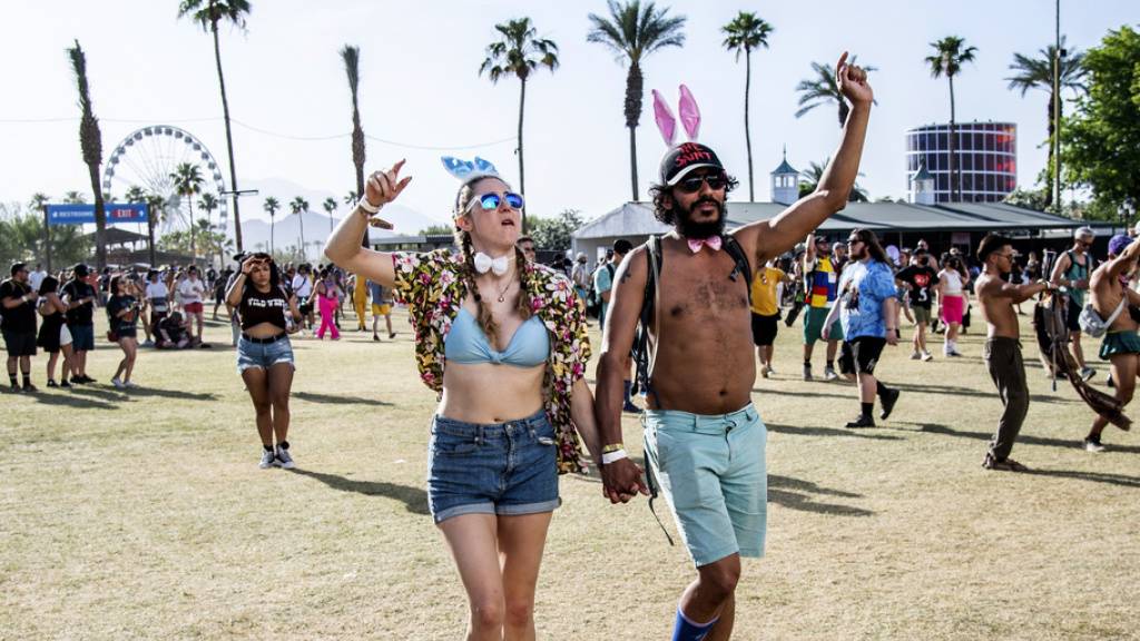 Zwei Fans am Musik- und Kunstfestival Coachella in Kalifornien.