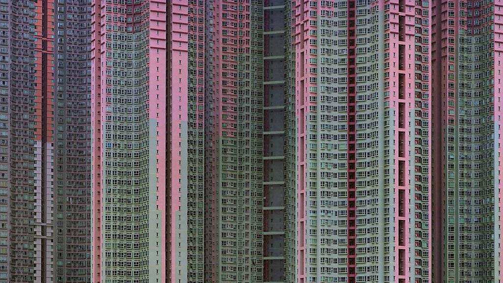 Michael Wolfs Fotografie zeigt ein Gebäude in Hongkong. (Archivbild)