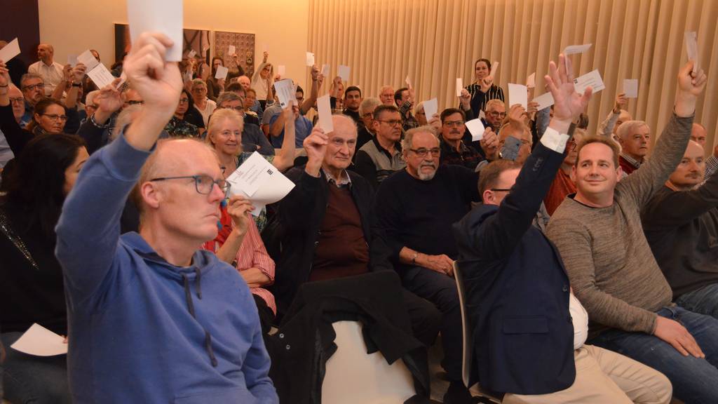 An der Gemeindeversammlung in Niedergösgen stimmte eine Mehrheit für das neue Modell im Gemeinderat.