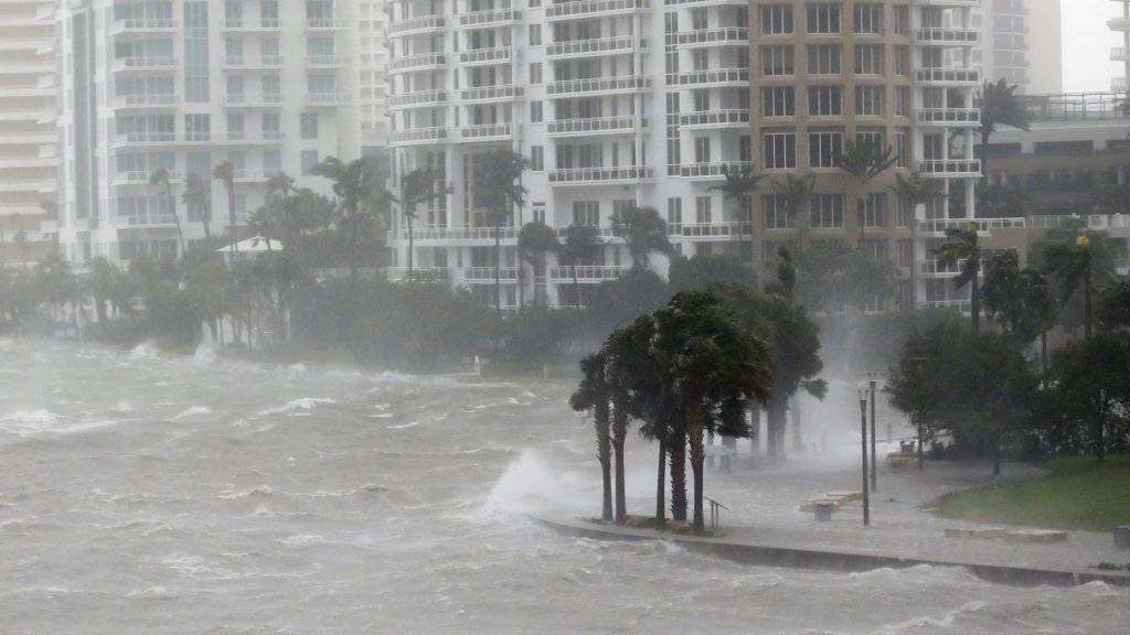 Schäden, wie jene, die Hurrican Irma in Miami verursachte, machten 2017 weltweit zum teuersten Jahr für die Versicherungen. (Archiv)