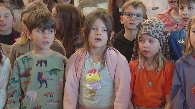 Boltiger Schüler mit Song für Franjo