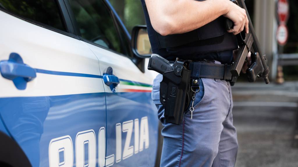 Die Polizei hat in Verona einen Schweizer Staatsbürger wegen mutmasslich betrügerischen Geschäften festgenommen. (Symbolbild)