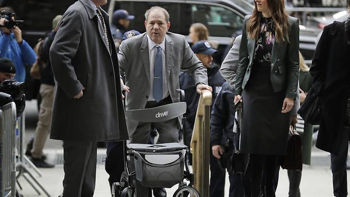 Jury zieht sich im Weinstein-Prozess zu Beratungen zurück