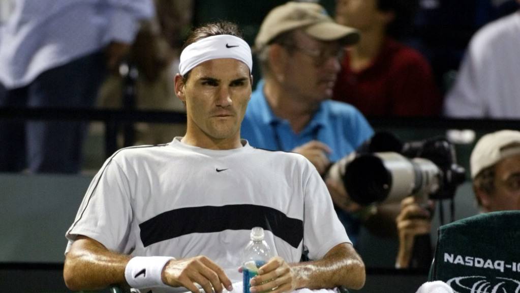 Der topgesetzte Roger Federer nach seiner Niederlage gegen Rafael Nadal am 28. März 2004 in Key Biscayne