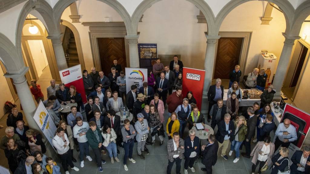 Ein Blick in den Innenhof des Luzerner Regierungsgebäudes bei den Nationalratswahlen des Kantons. (KEYSTONE/Urs Flueeler).