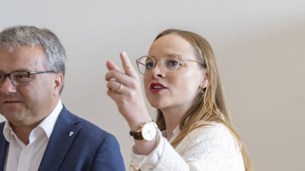 Die bisherigen Regierungsmitglieder Laura Dittli und Andreas Hausheer (beide Mitte) erreichten bei den Gesamterneuerungswahlen in Zug die besten Resultate.