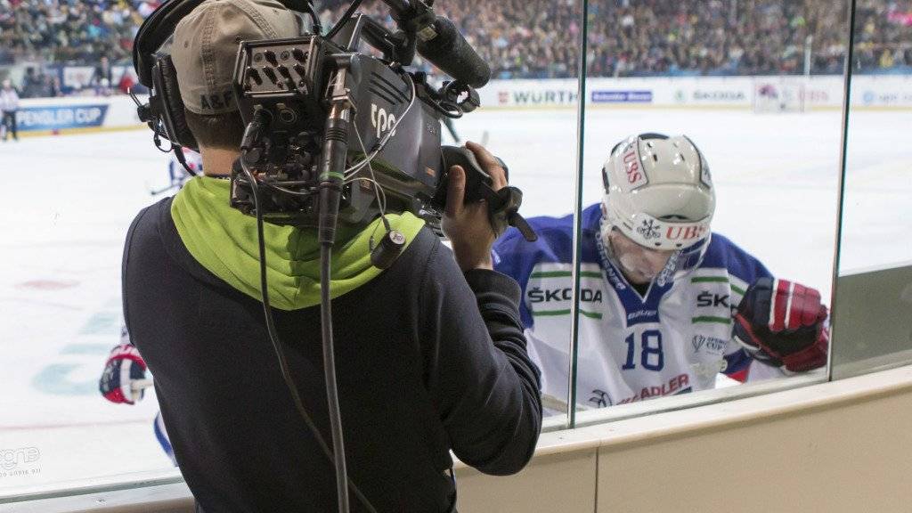 Ab der Saison 2017/2018 steigt UPC anstelle von Teleclub in die TV-Berichterstattung im Schweizer Eishockey ein. Weiterhin an Bord ist auch das Schweizer Fernsehen