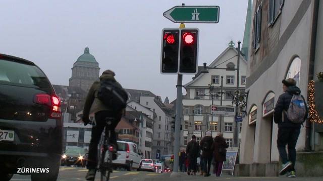 Gleiche Bussen für Velo und Auto