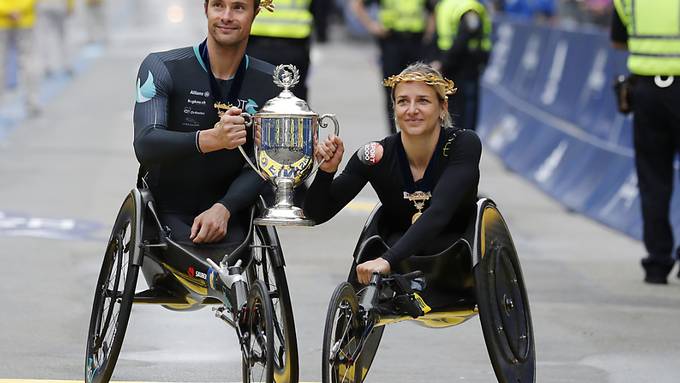 Schweizer Doppelsieg in den Rollstuhl-Rennen von Boston