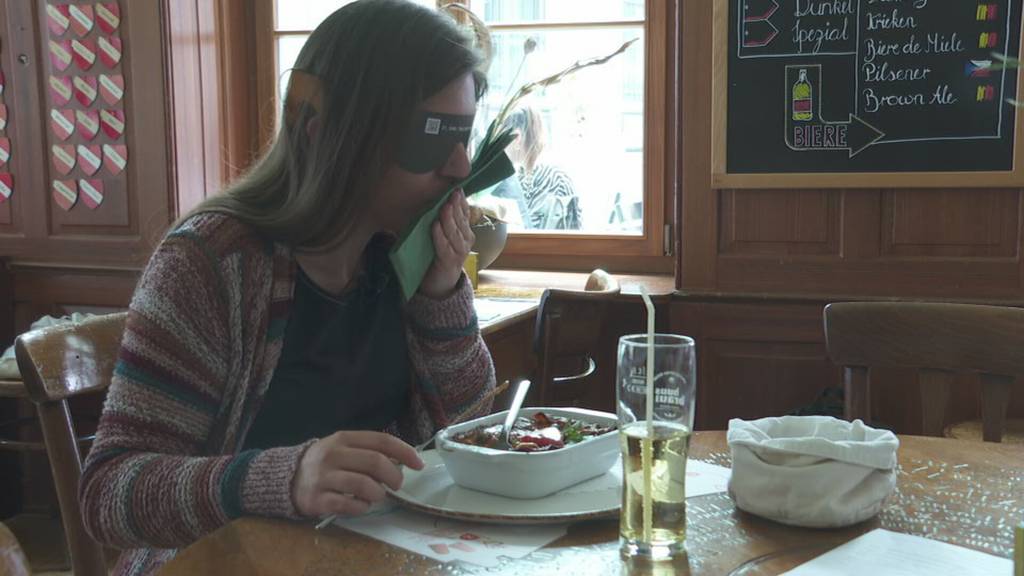 Tag der Taubblindheit: TVO-Reporterin Carmen Frei macht den Selbsttest