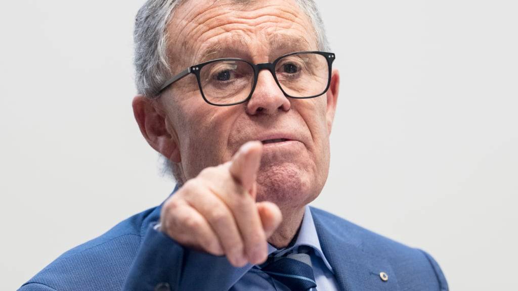 Regierungsrat Ernst Stocker (SVP) wehrte sich am Donnerstag gegen den Vorwurf, dass das Steueramt bei Wohnsitzabklärungen zu weit gehe.